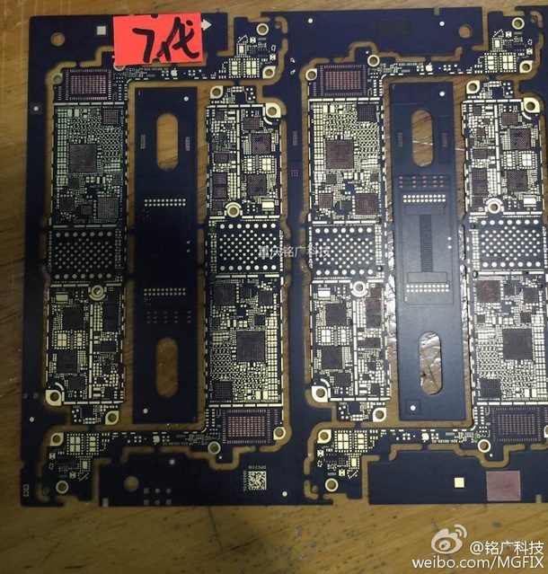 iphone-7-bare-logic-board-2