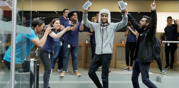 iphone-7-goes-on-sale-in-first-wave-country-0