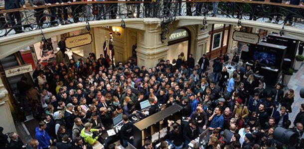 za-pervyie-vyihodnyie-v-rossii-prodano-30-tyisyach-iphone-7-i-iphone-7-plus-0