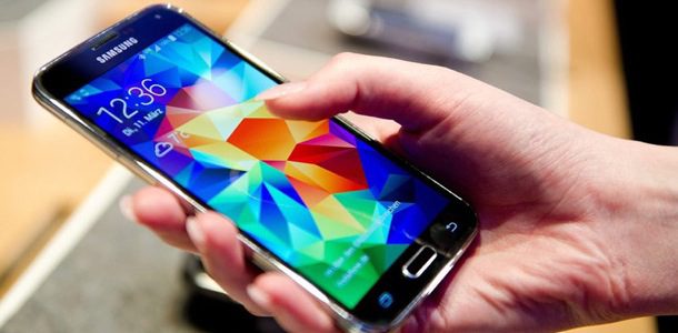 kompaniyu-samsung-zapodozrili-v-koordinatsii-tsen-na-smartfonyi-v-rossii-0